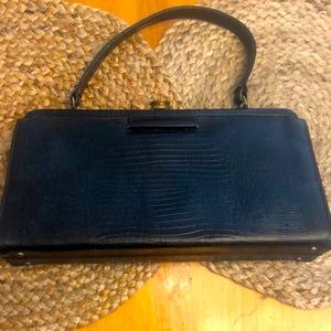 Vintage Black Croc leather like hand bag 
11”x 6” x 3” 6” drop on handle